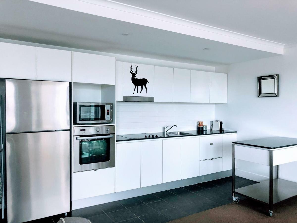 Staying Places - The Avenue Canberra Ruang foto